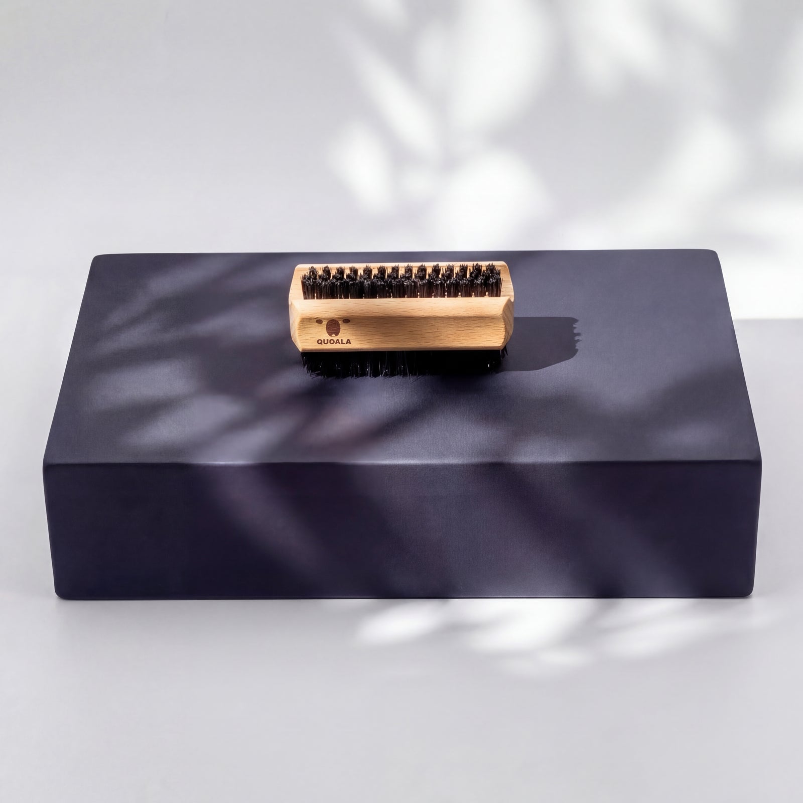 Hand- & Nagelbürste, 2-seitig (Wildschwein, mittel–fest)