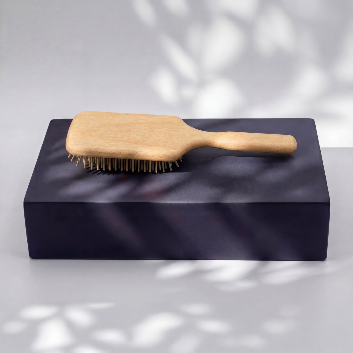 Paddle-Haarbürste (Gross, Hainbuchen-Holzstifte, fest, Vegan)